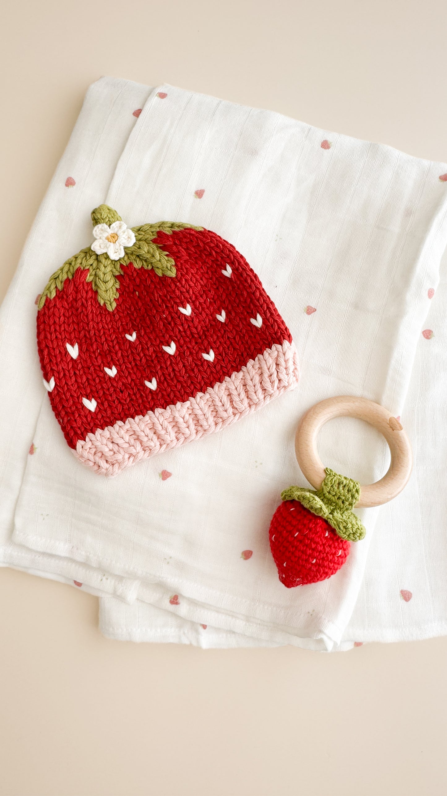 Organic Muslin Swaddle, Strawberry