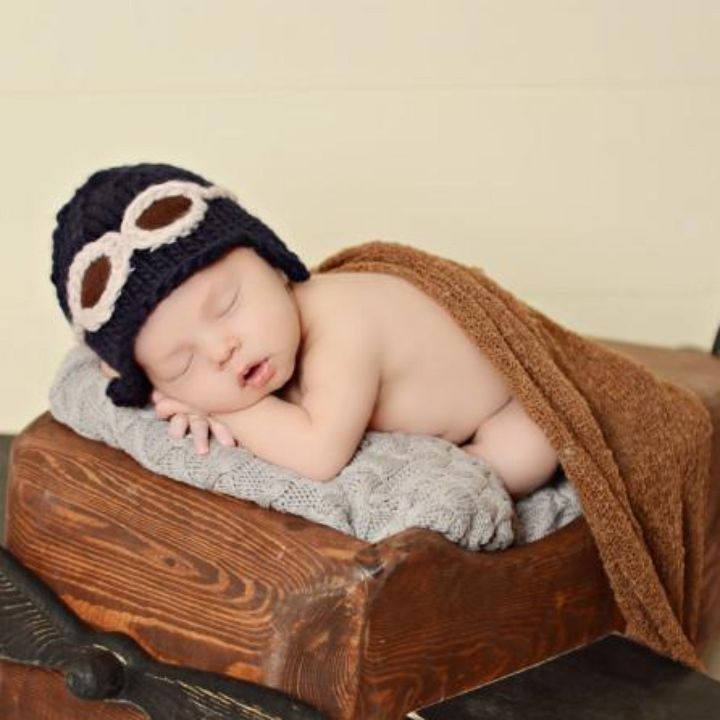 Navy blue aviator hat for baby with cream goggles NB 0-3m