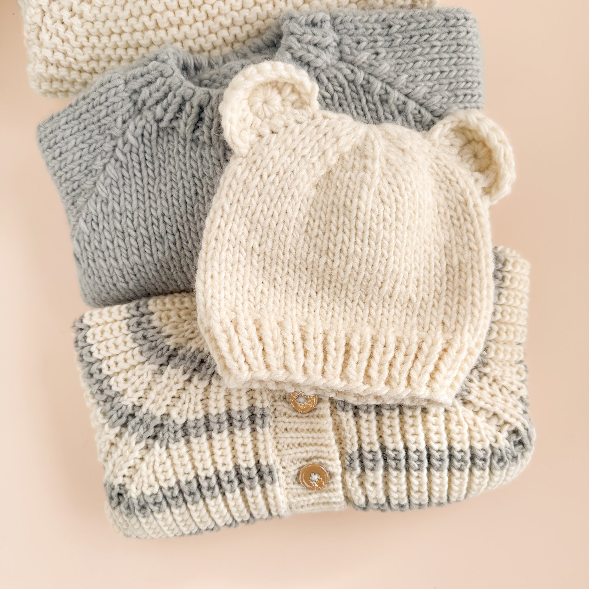 Hand-Knit Bear Baby Hat in Cream Fall Winter Gift – The Blueberry Hill
